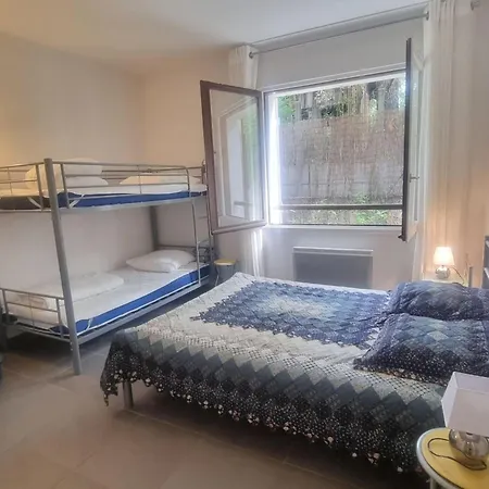 Large Family With Garden Close To The Apartment
